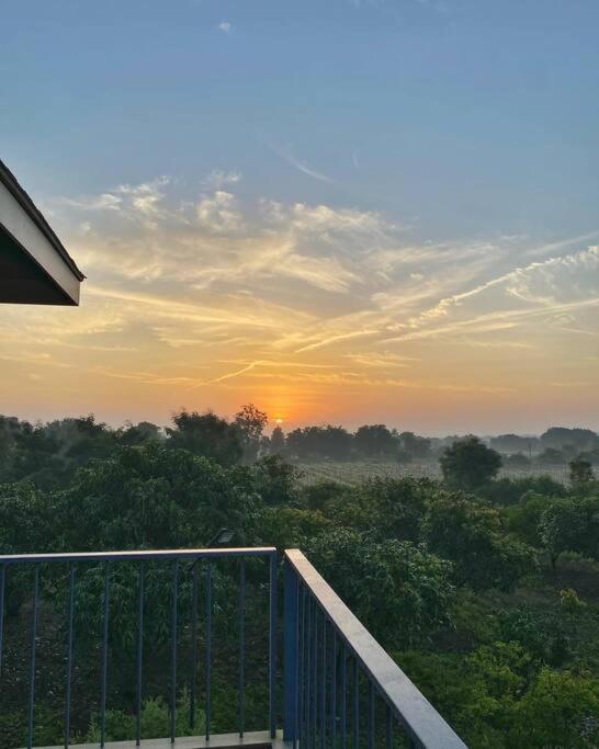 Shakuntala Farms - Rustic Farmstay With Modern Comforts Насик Экстерьер фото